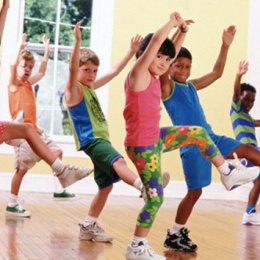 Детские танцы и песни начнут проверять психологи